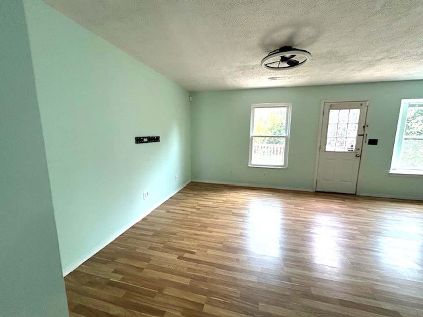 Nice 2 bedroom 2 bath home – photo 3