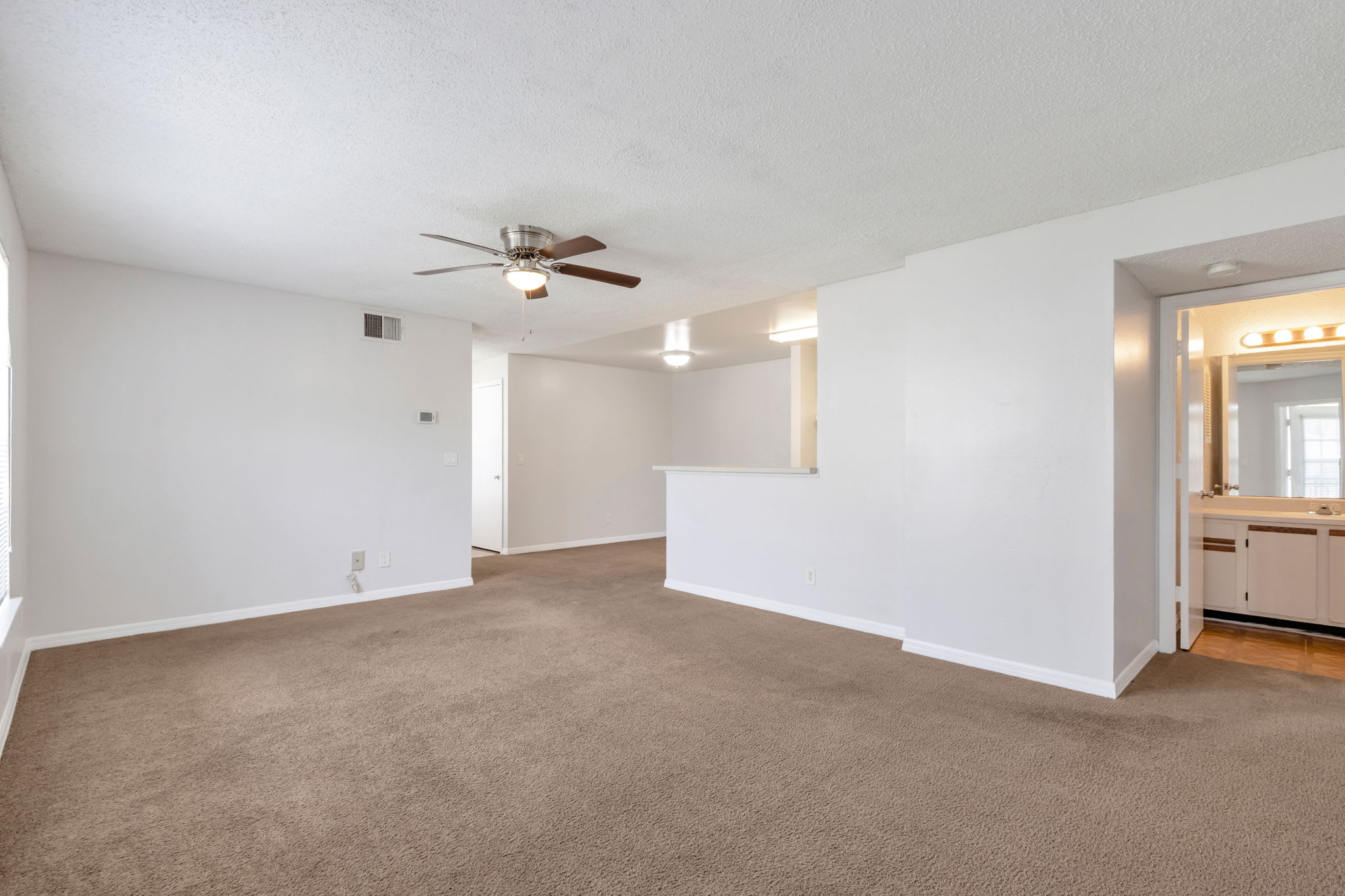 6136 Westgate Dr Apt 203 – photo 4