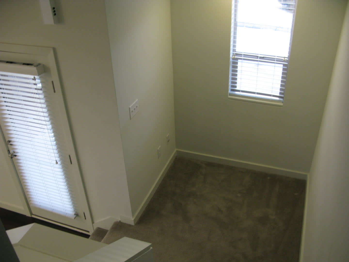 Modern End Unit 3 Bedroom Townhome with Solar. – photo 5