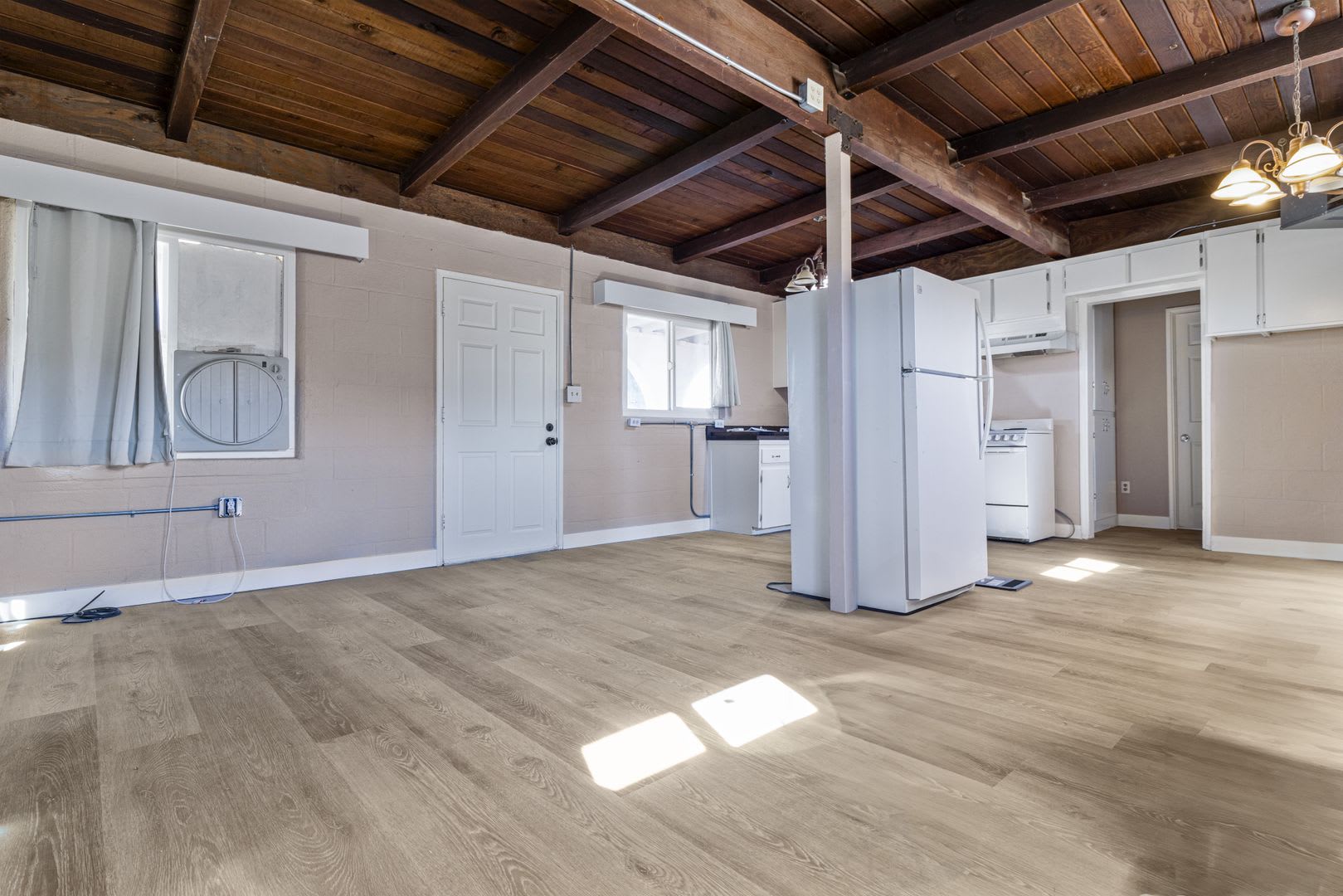 Beautiful Studio on Horse Property – photo 2