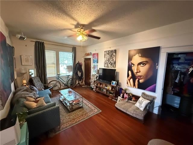 902 STEWART Court – photo 3