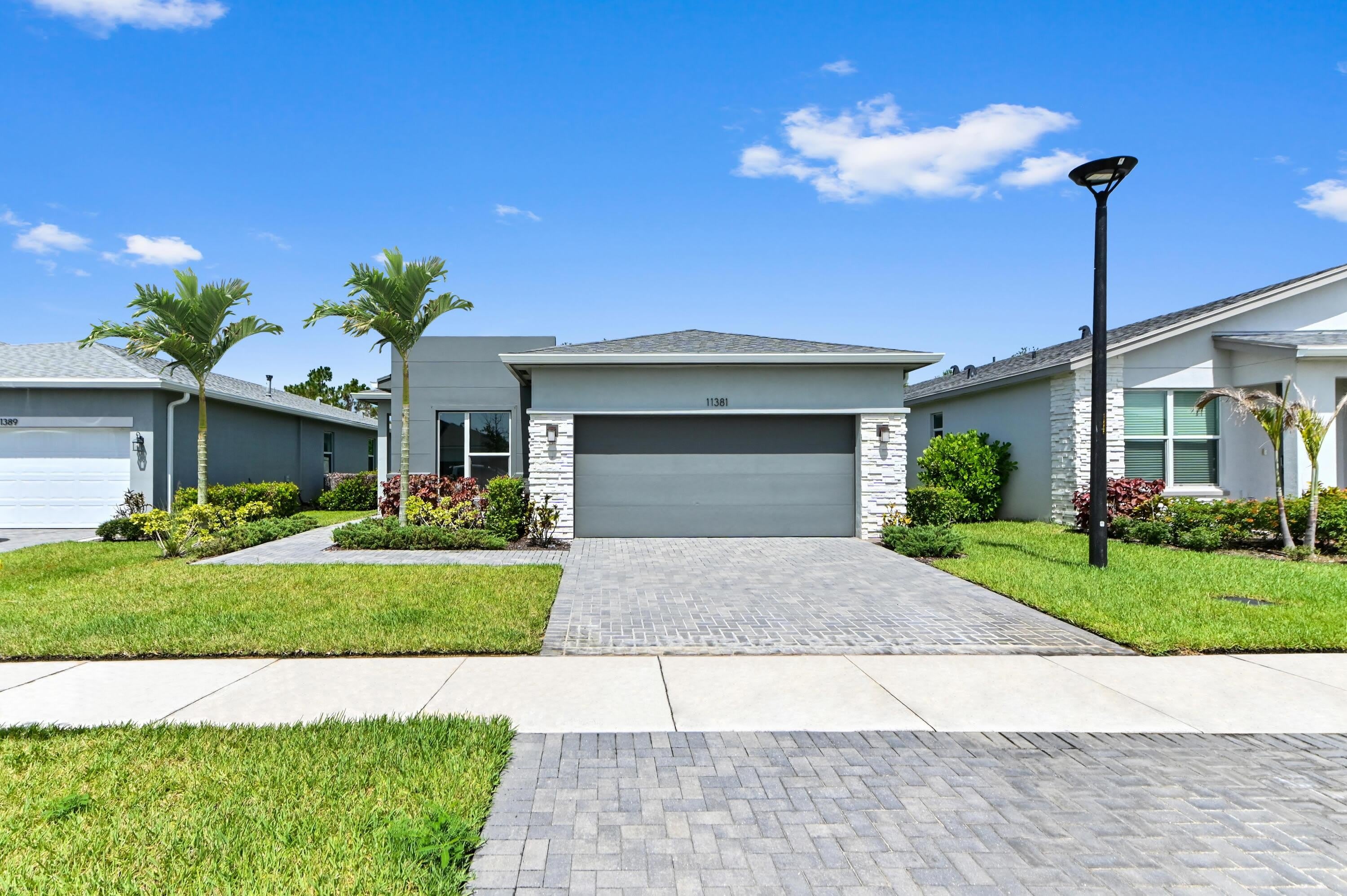 11381 SW Lyra Drive – photo 2