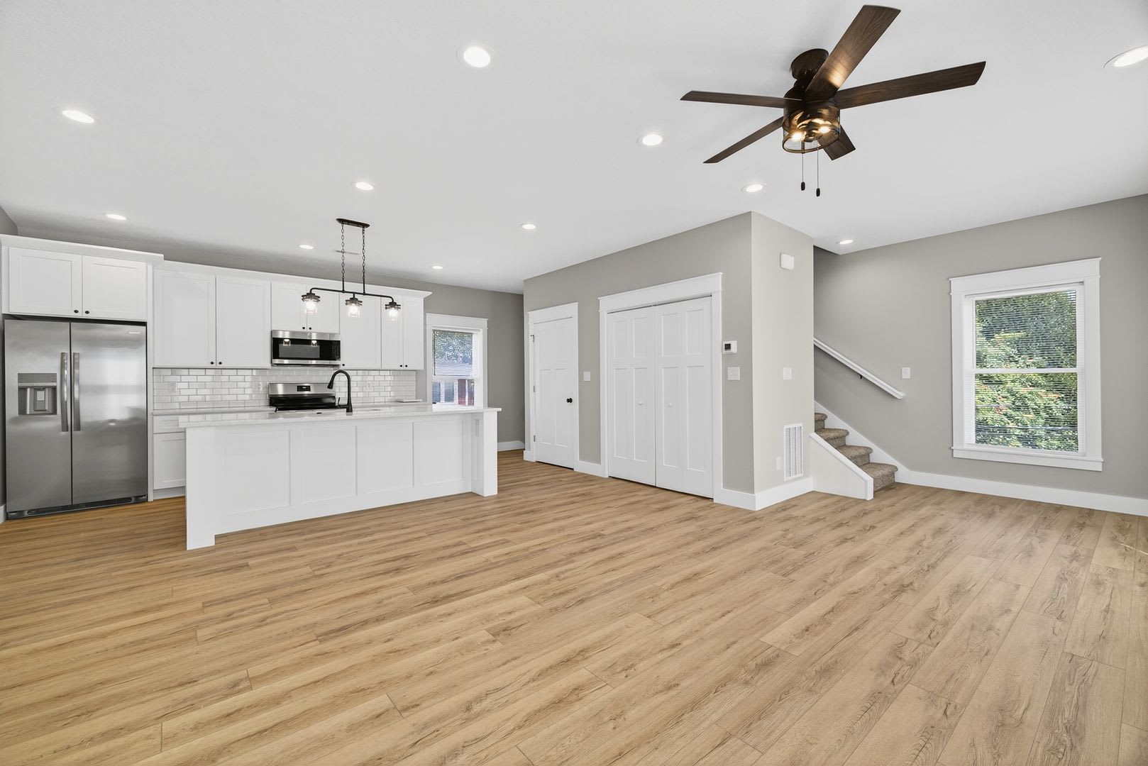 1120 N College Ave – photo 3