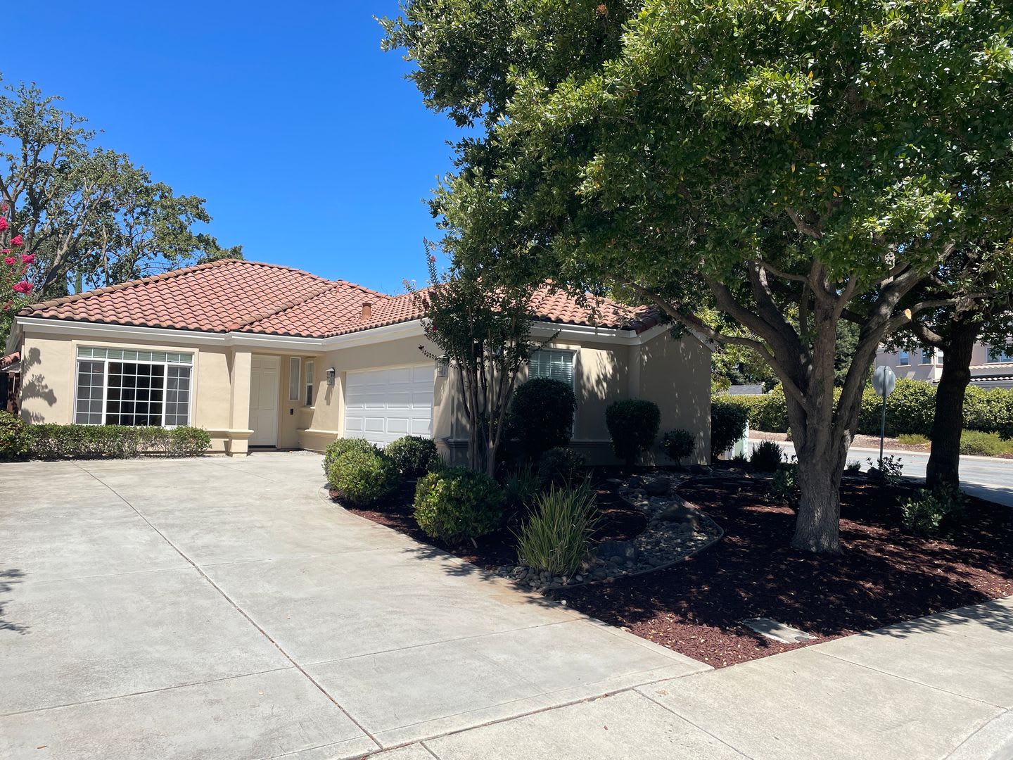Beautifully Updated One Story Home In Desirable Oak Creek Park Morgan Hill – photo 2