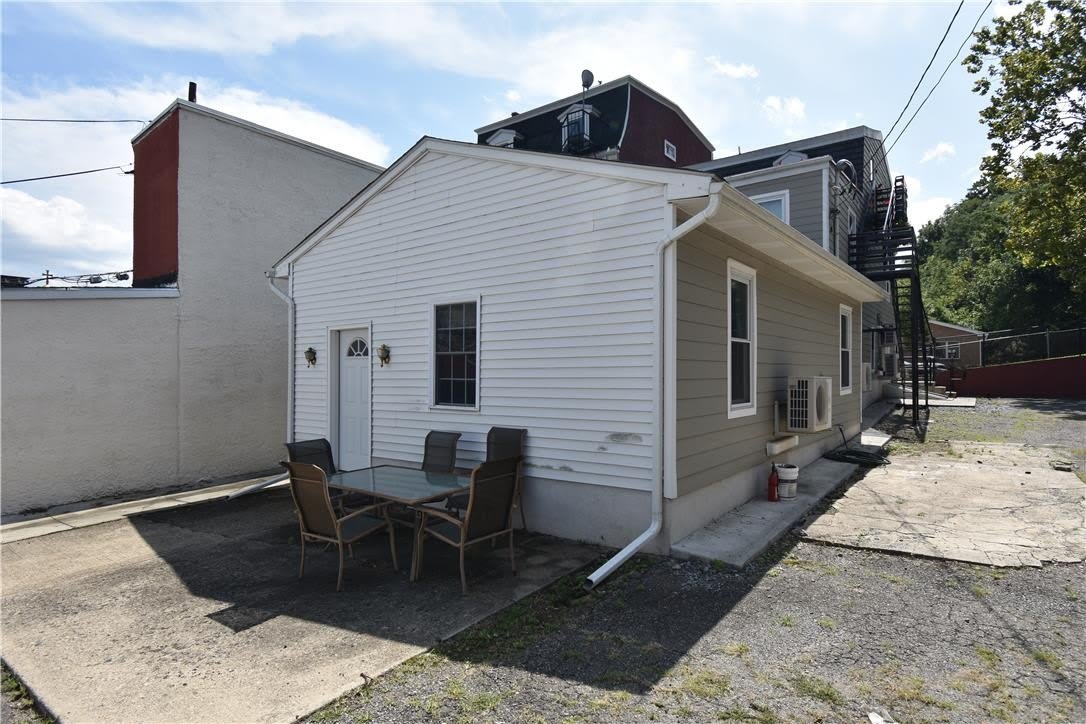 435 Ferry Street – photo 2