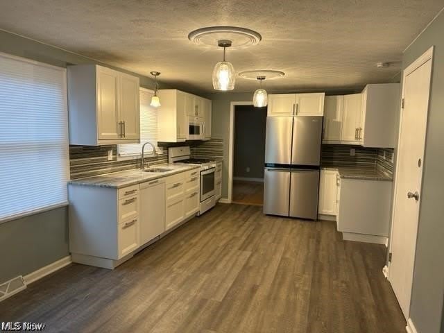 1674 Beckwith Drive – photo 3
