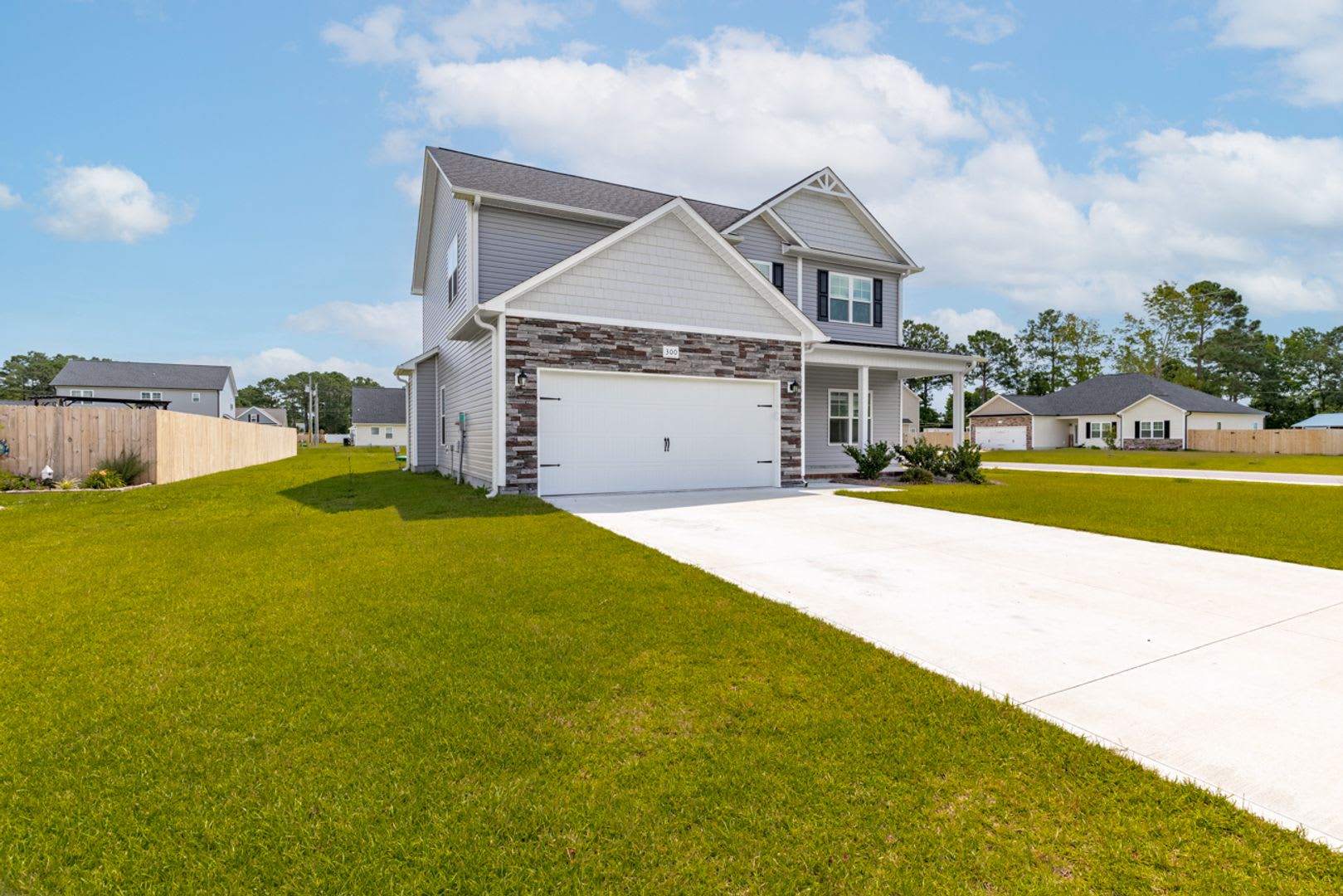 4 Bedroom Home In Holly Ridge W New Fence – photo 2