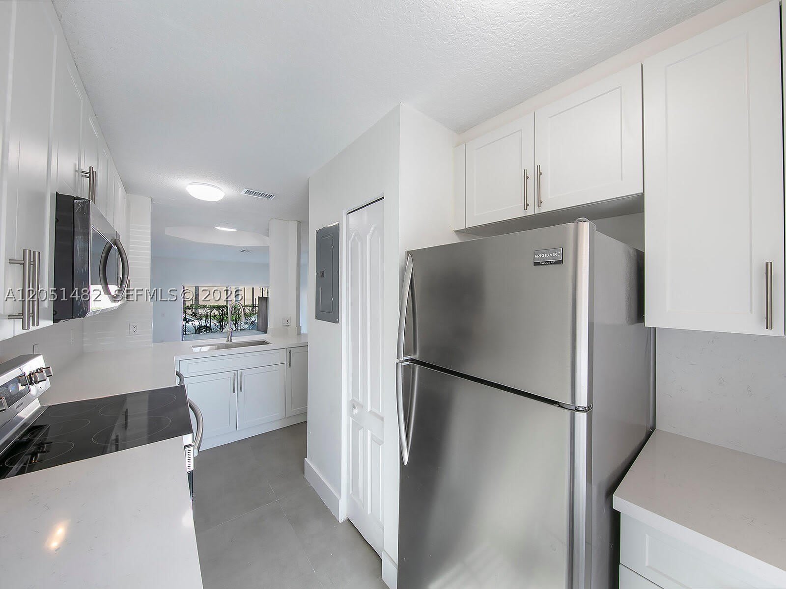 8260 NW 10th St – photo 4