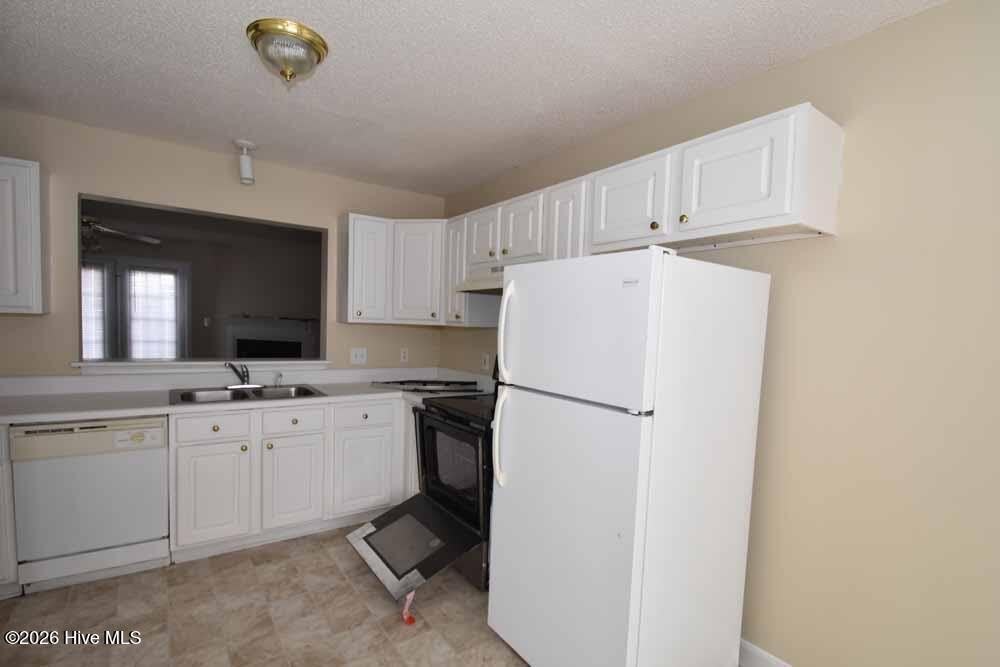 1231 Westridge Court – photo 2