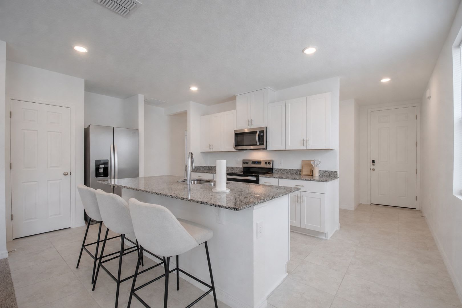 Modern 4 2 House In Lake Deer Estates Available Now – photo 4