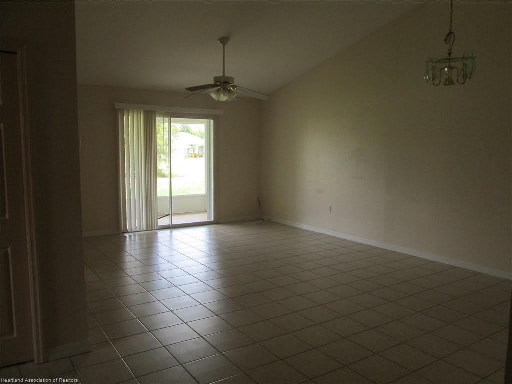 519 NW Washington Boulevard NW – photo 2