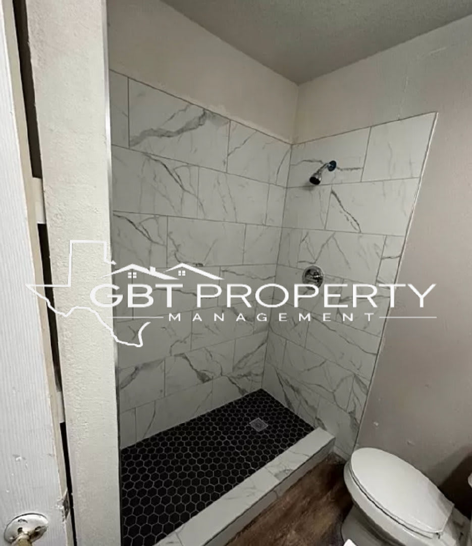 3 Bedroom 2 Bath – photo 2