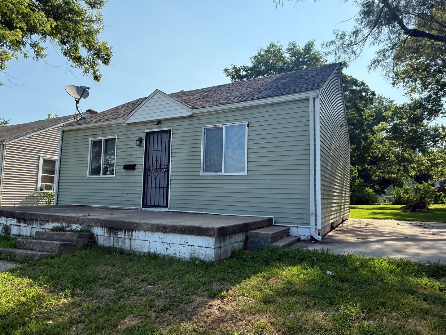1764 Oakland Ave. Decatur, IL – photo 1