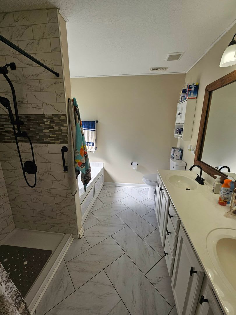 Nicely Updated 5 Bedroom Home! – photo 5