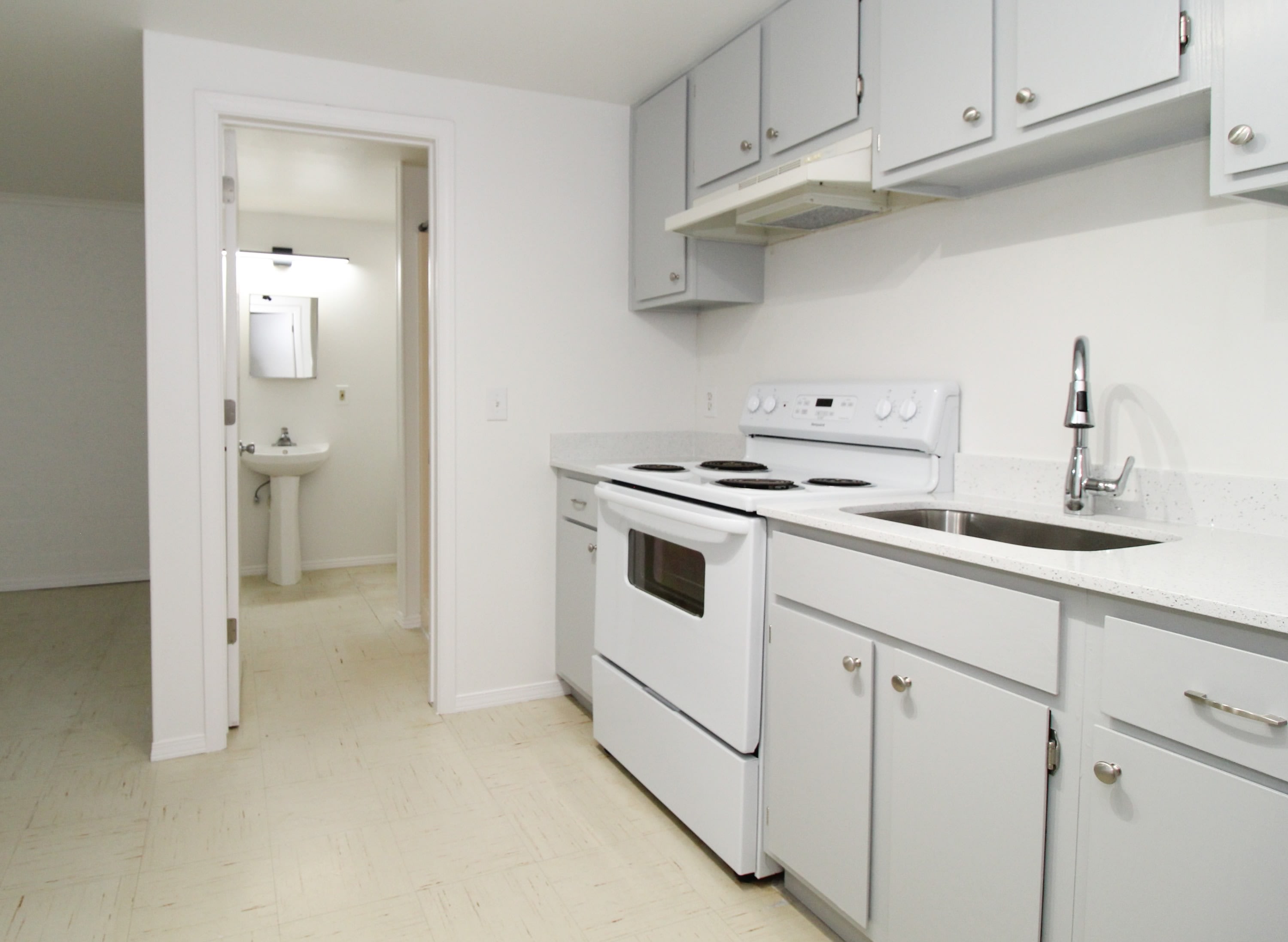 652 West Adams Street – photo 2