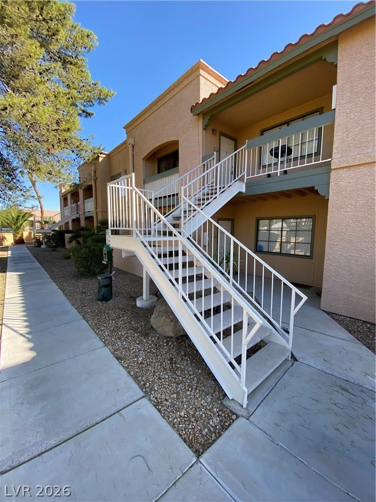 5174 S Jones Boulevard – photo 2