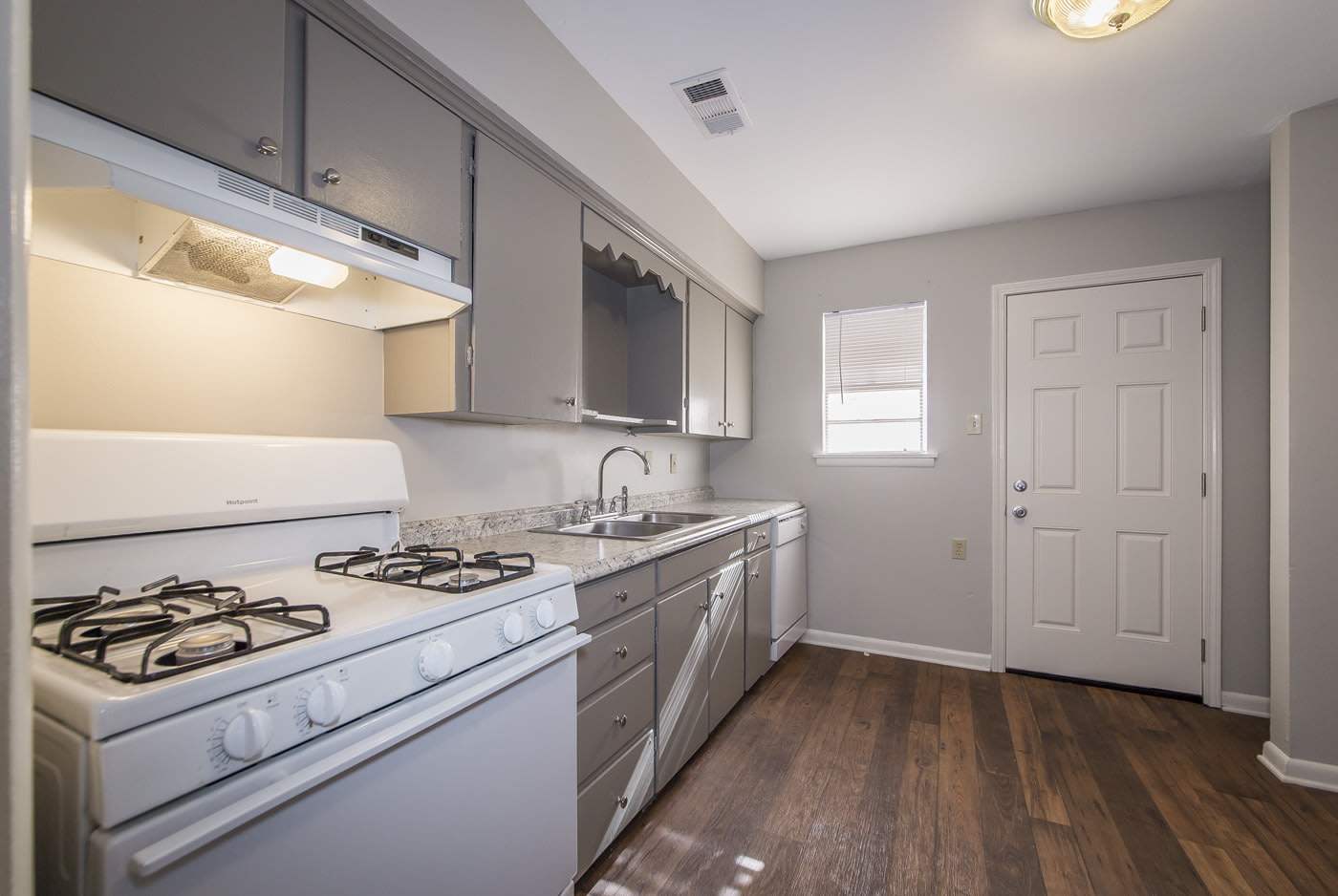 221 North Fillmore Street 3 – photo 3