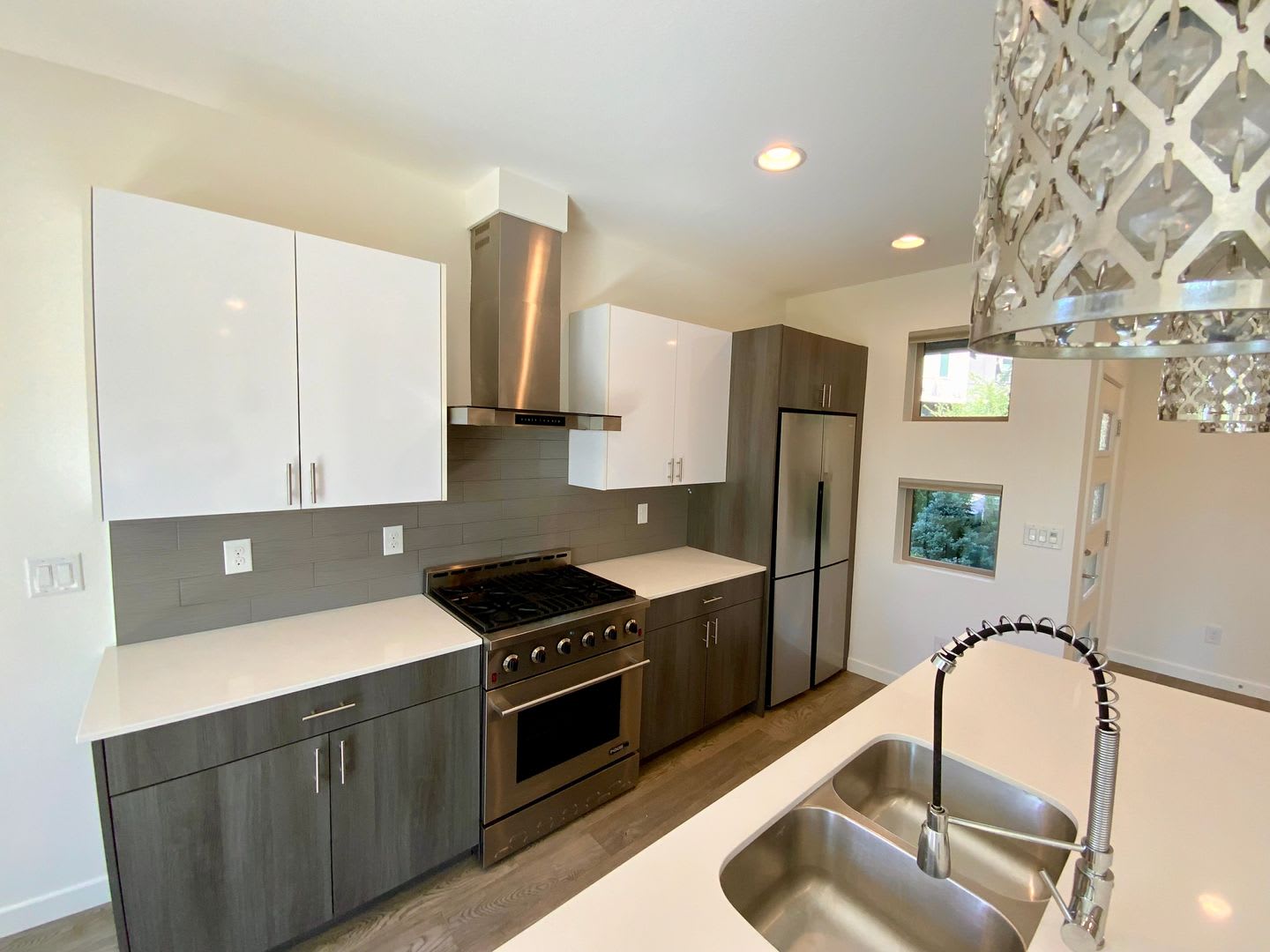 Stunning Home With Great Views – photo 4
