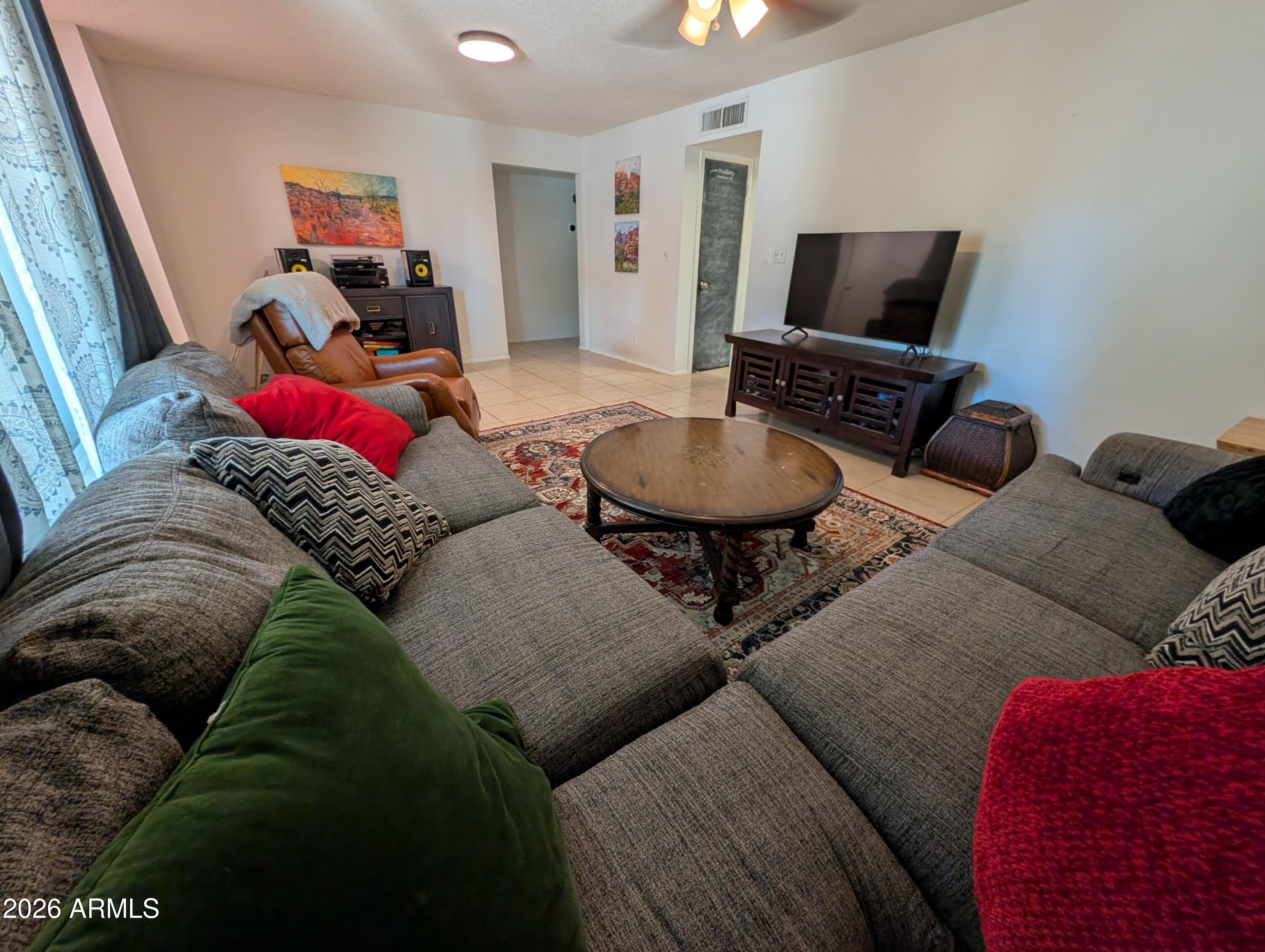 1039 E LARKSPUR Lane – photo 3