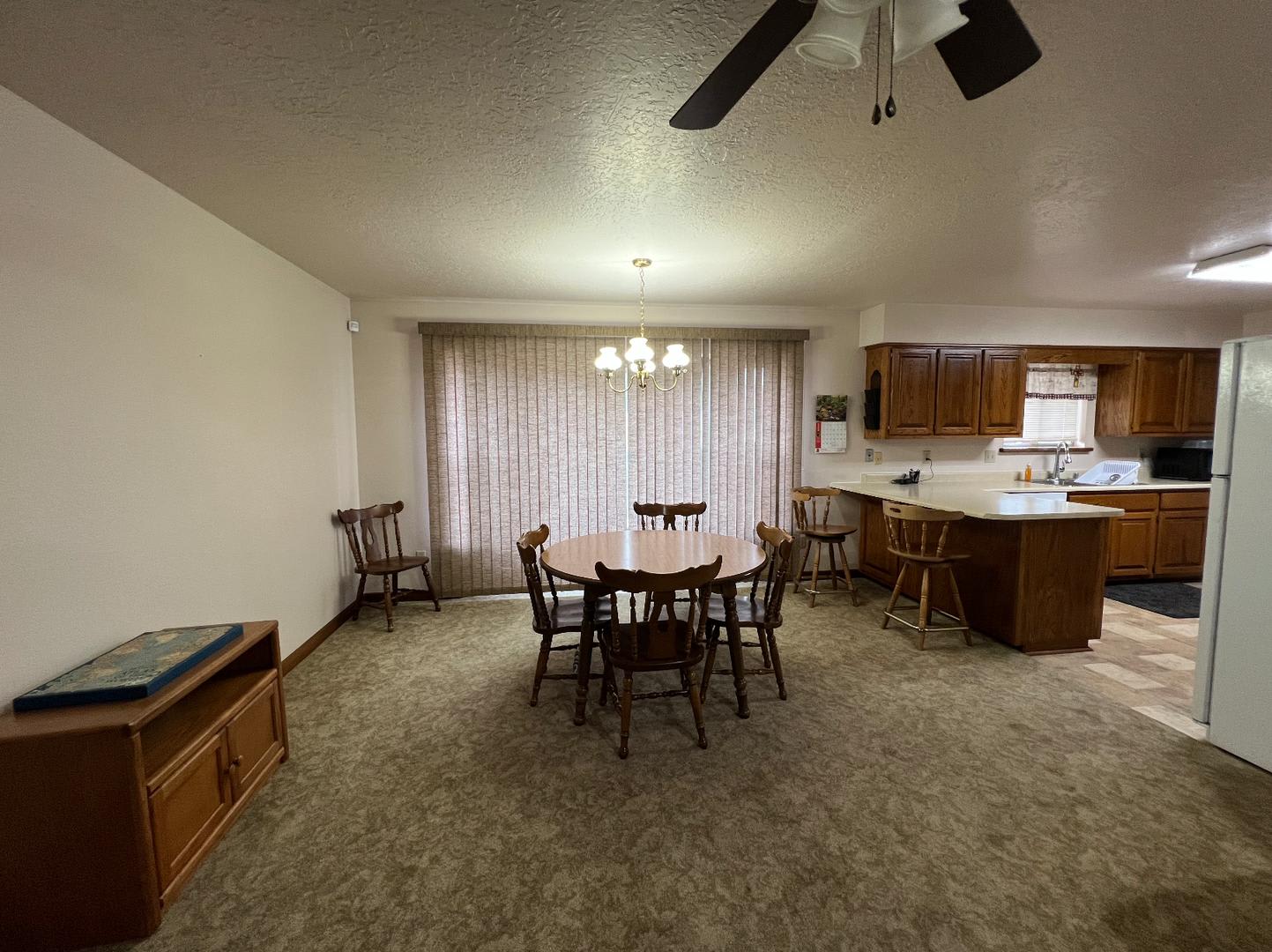 Furnished Month to month 2 Bedroom Home – photo 3