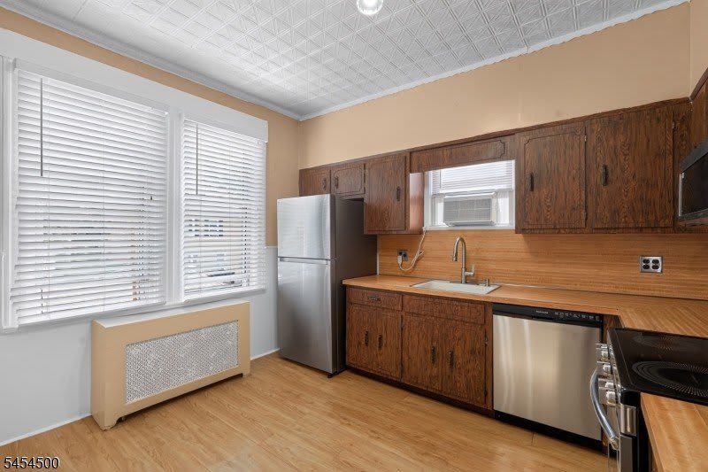 18 Llewellyn Ave – photo 3