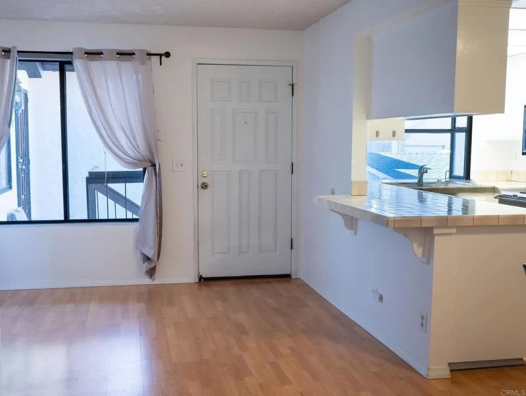 4355 Rialto St Apt 4 – photo 1