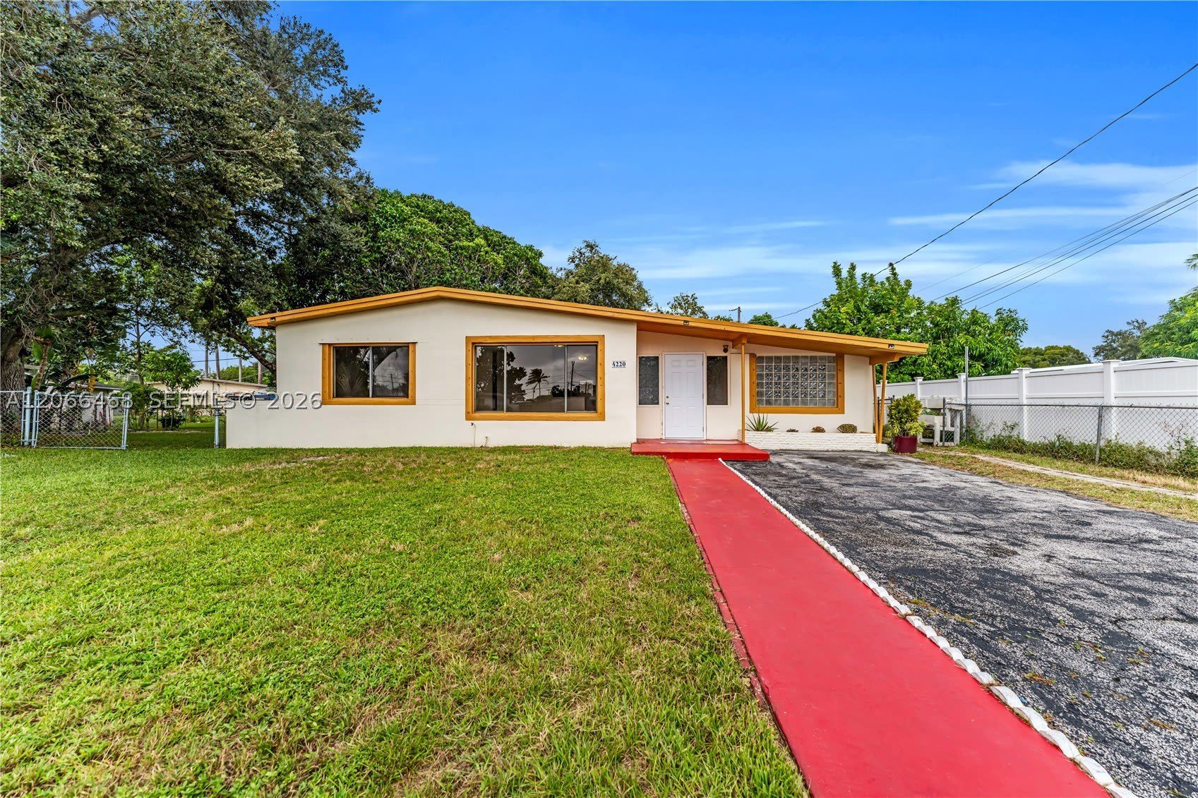 4220 Sw 36Th St – photo 1