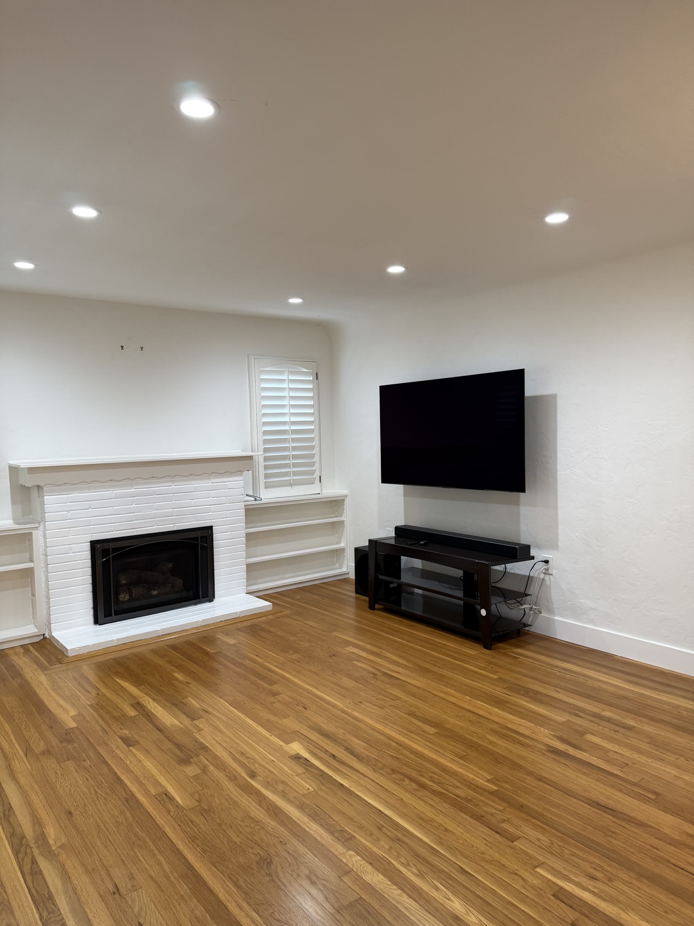 558 Irving Avenue – photo 2