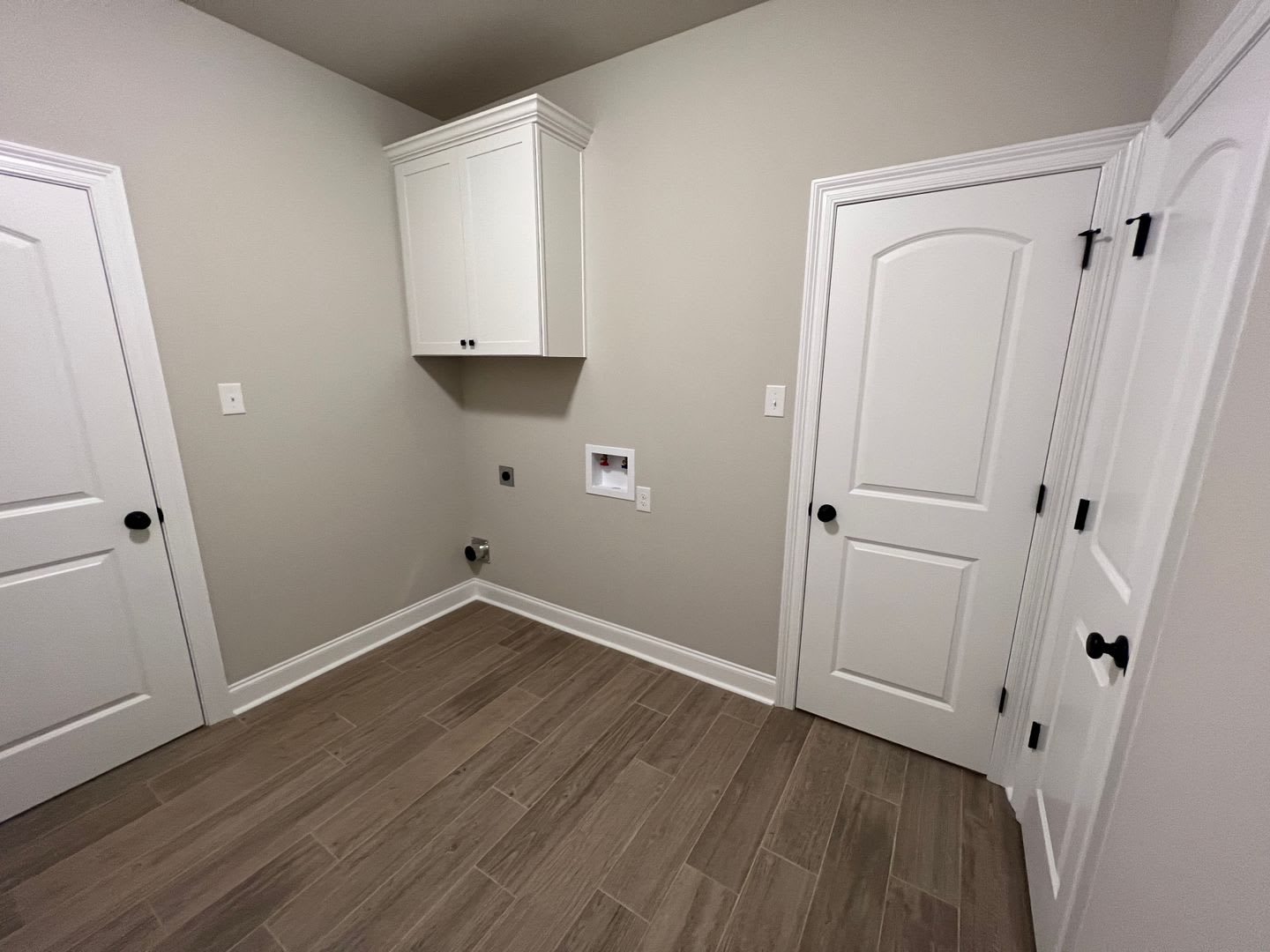 Stunning 4 Bedroom Home in Jamestown Crossing – photo 4