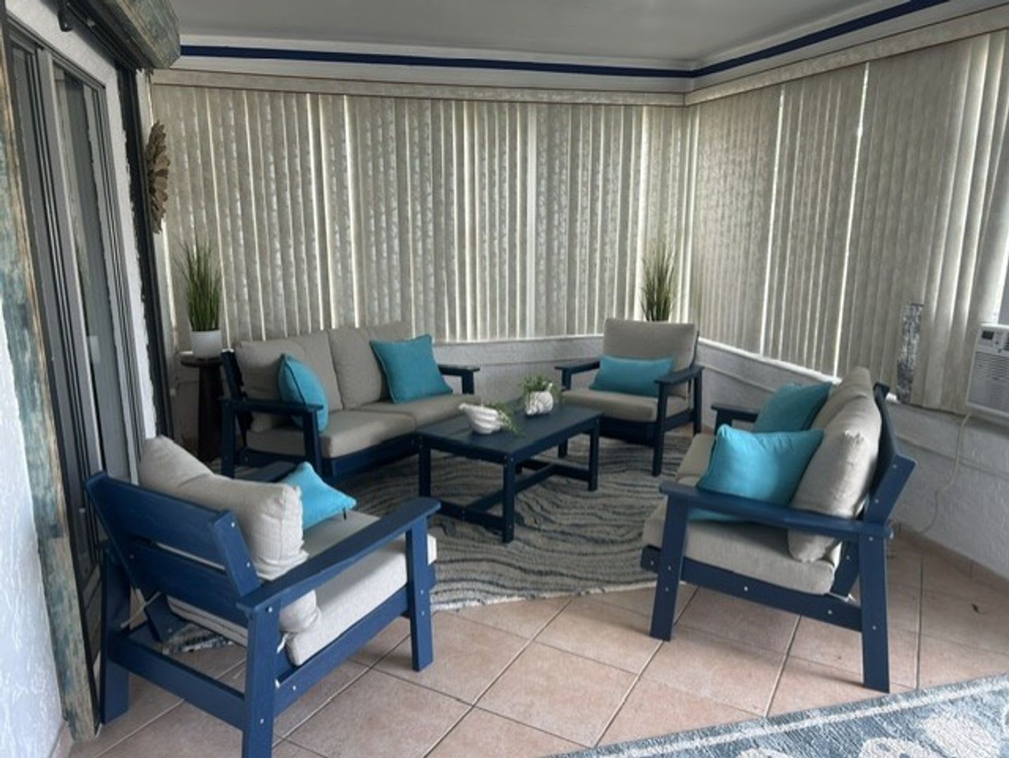 Fully furnished 3/2 available now! – photo 2