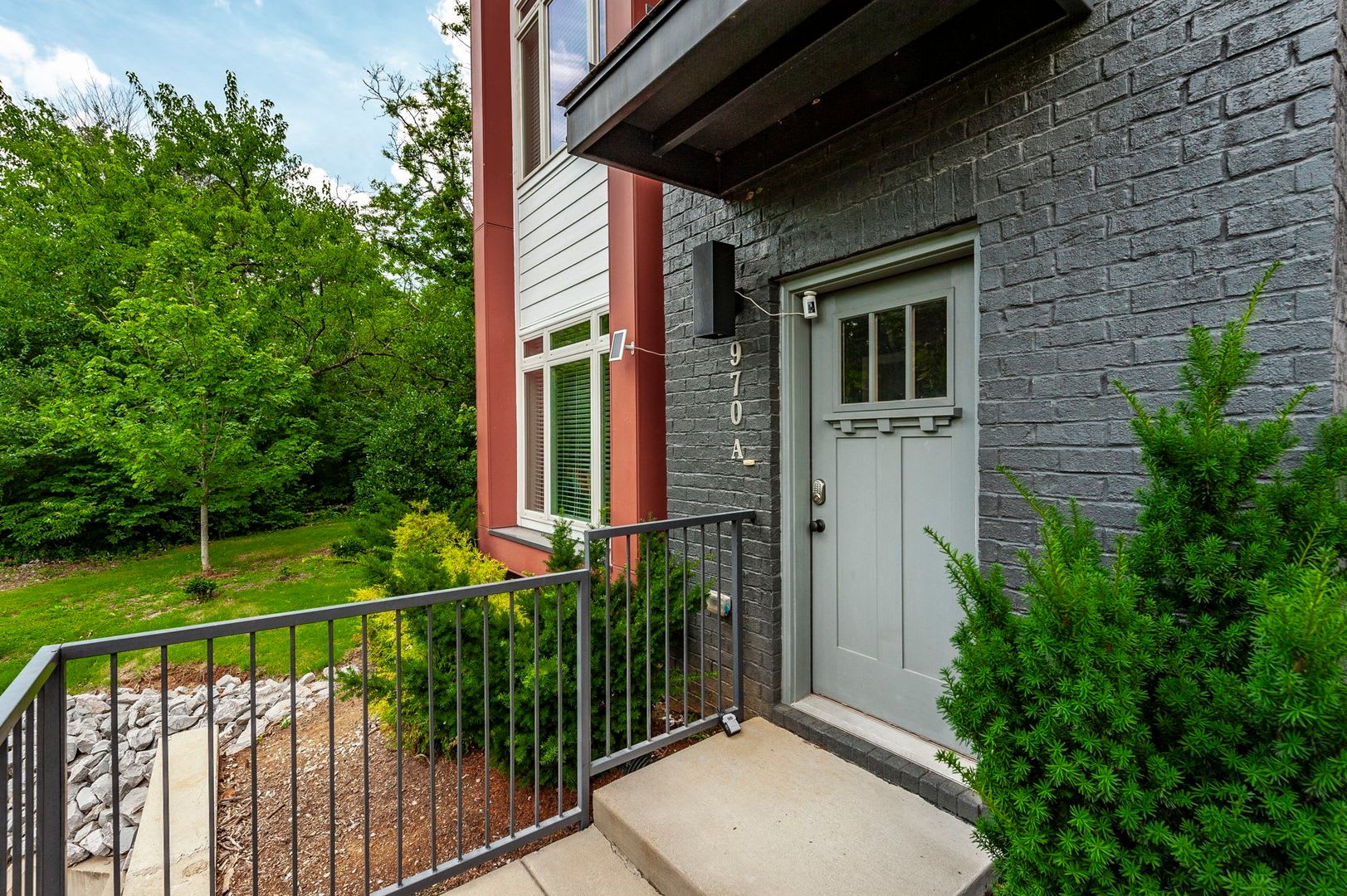 FULLY FURNISHED CAN BE NEGOTIATED!! – photo 2