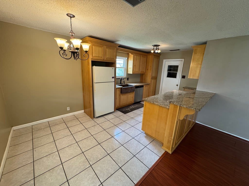 1752 53rd St – photo 2