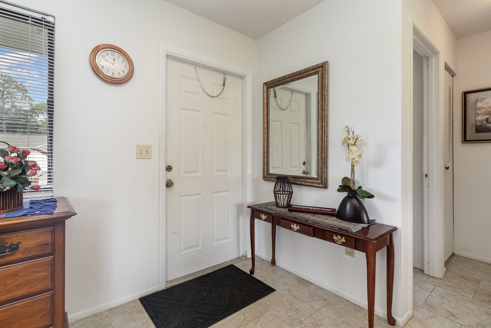 Furnished single family home being rented seasonally for 30 day minimum or to December 31, 2026 maximum – photo 2