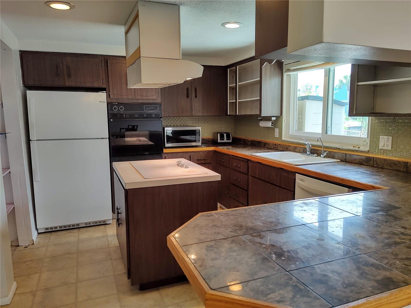 7527 Hatteras Dr – photo 3