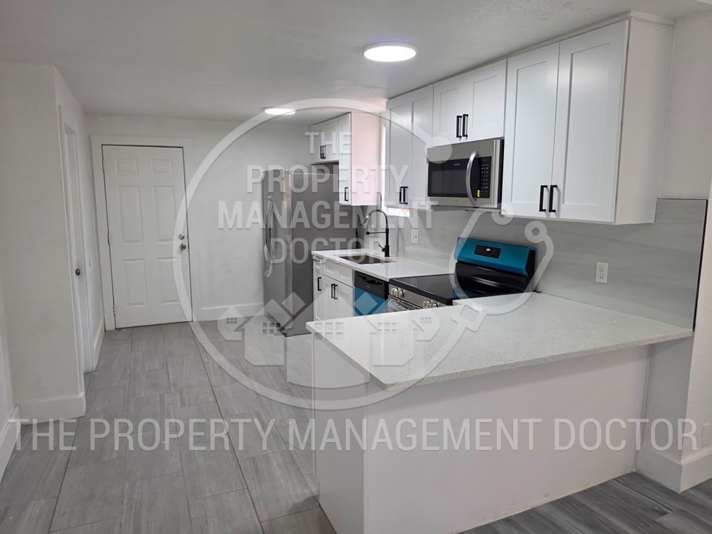 Comfortable 3-Bedroom Home in Prime Tampa Location – Fully Remodeled! – photo 2