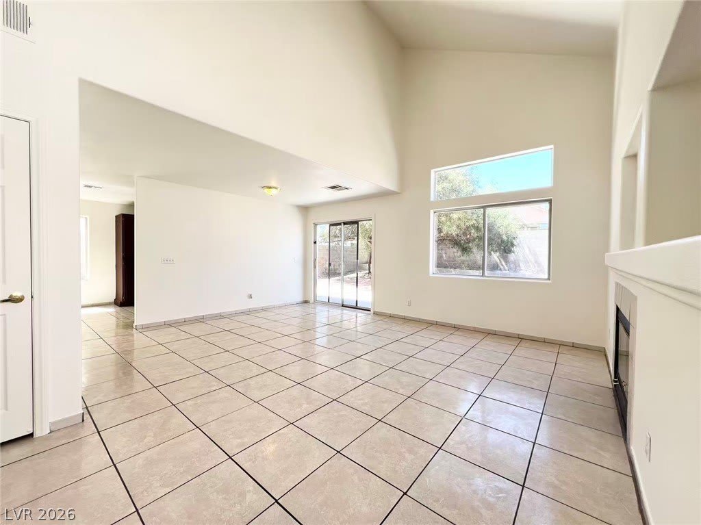 8284 W ROCHELLE Avenue – photo 4