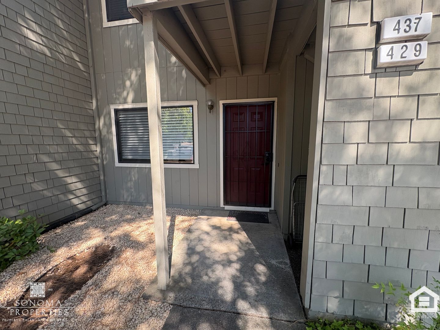Charming Downtown Sonoma Condo – 2bd/1ba – Water &amp; Garbage Paid! – photo 4
