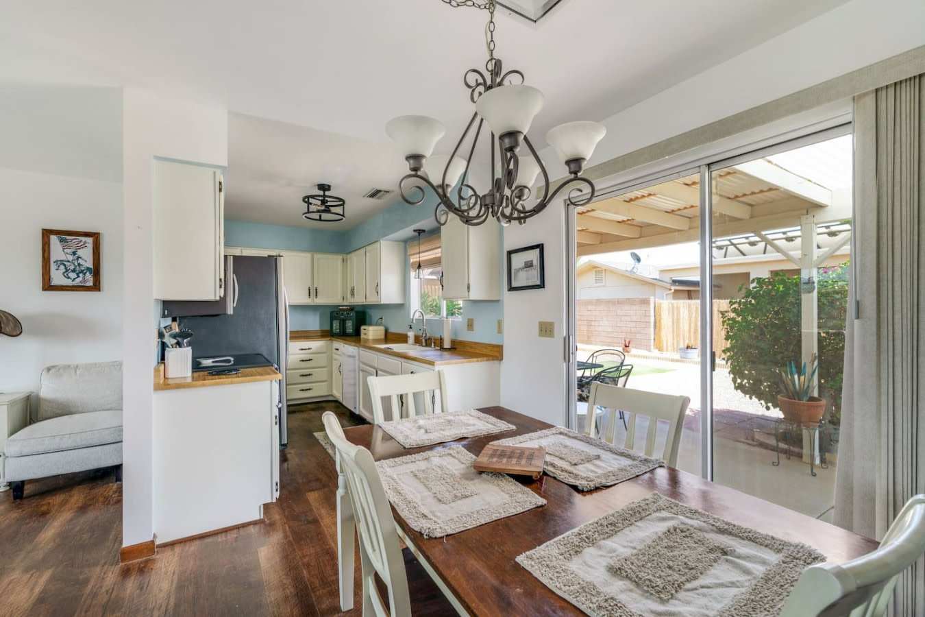 3310 Winston Dr – photo 2