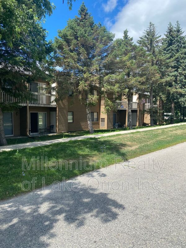 Village Apartments Of Oxford – photo 2