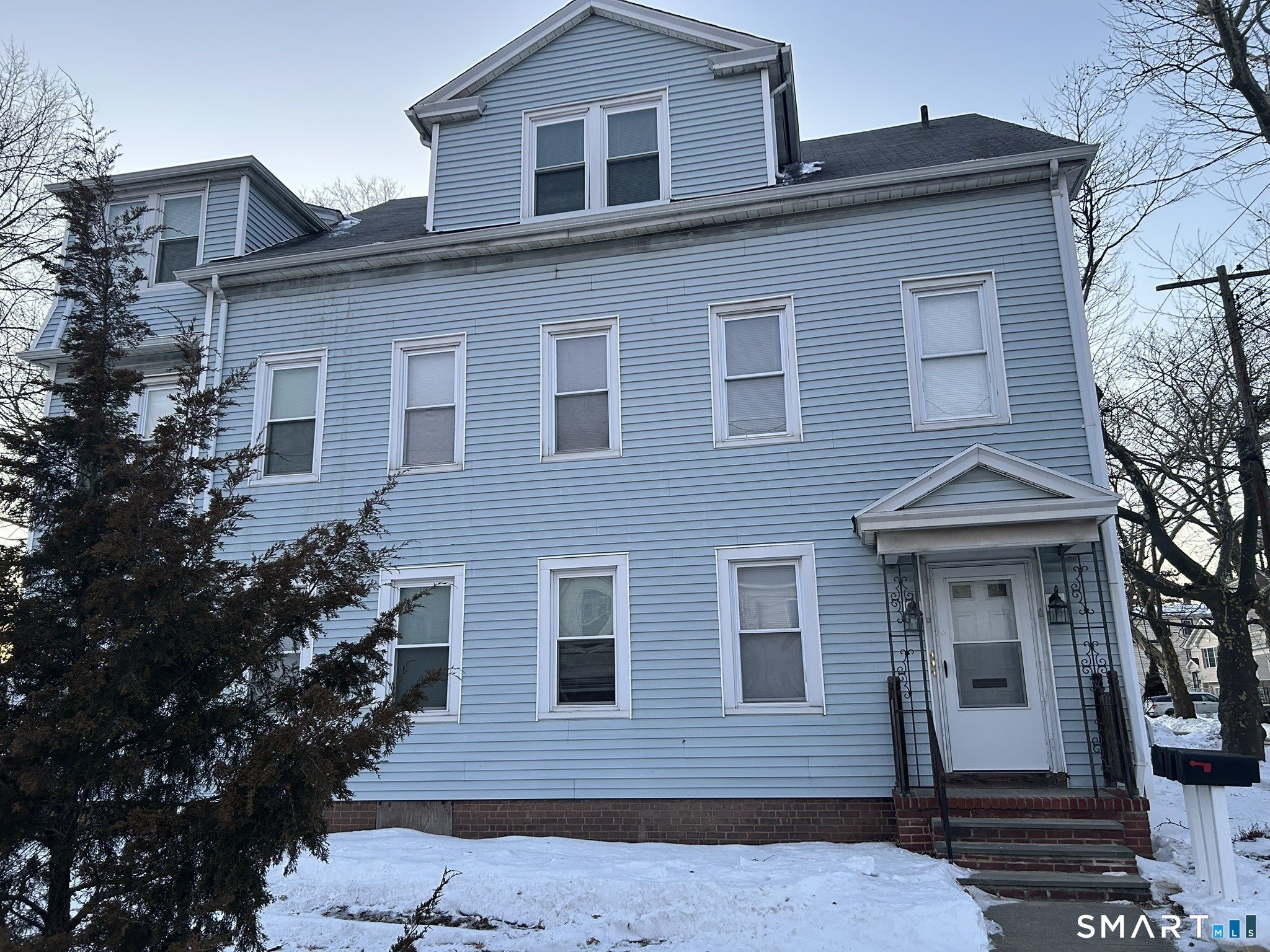 54 Sherman Avenue – photo 1
