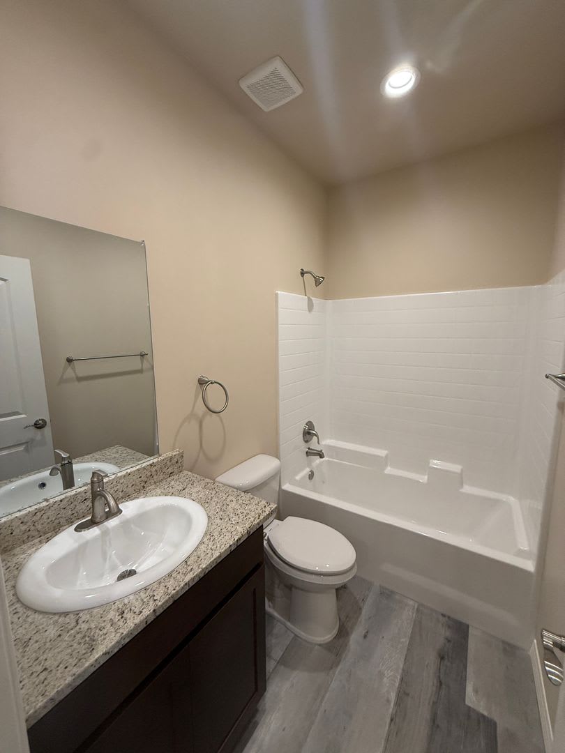 2 Bedroom 2 Bathroom Townhome – photo 5