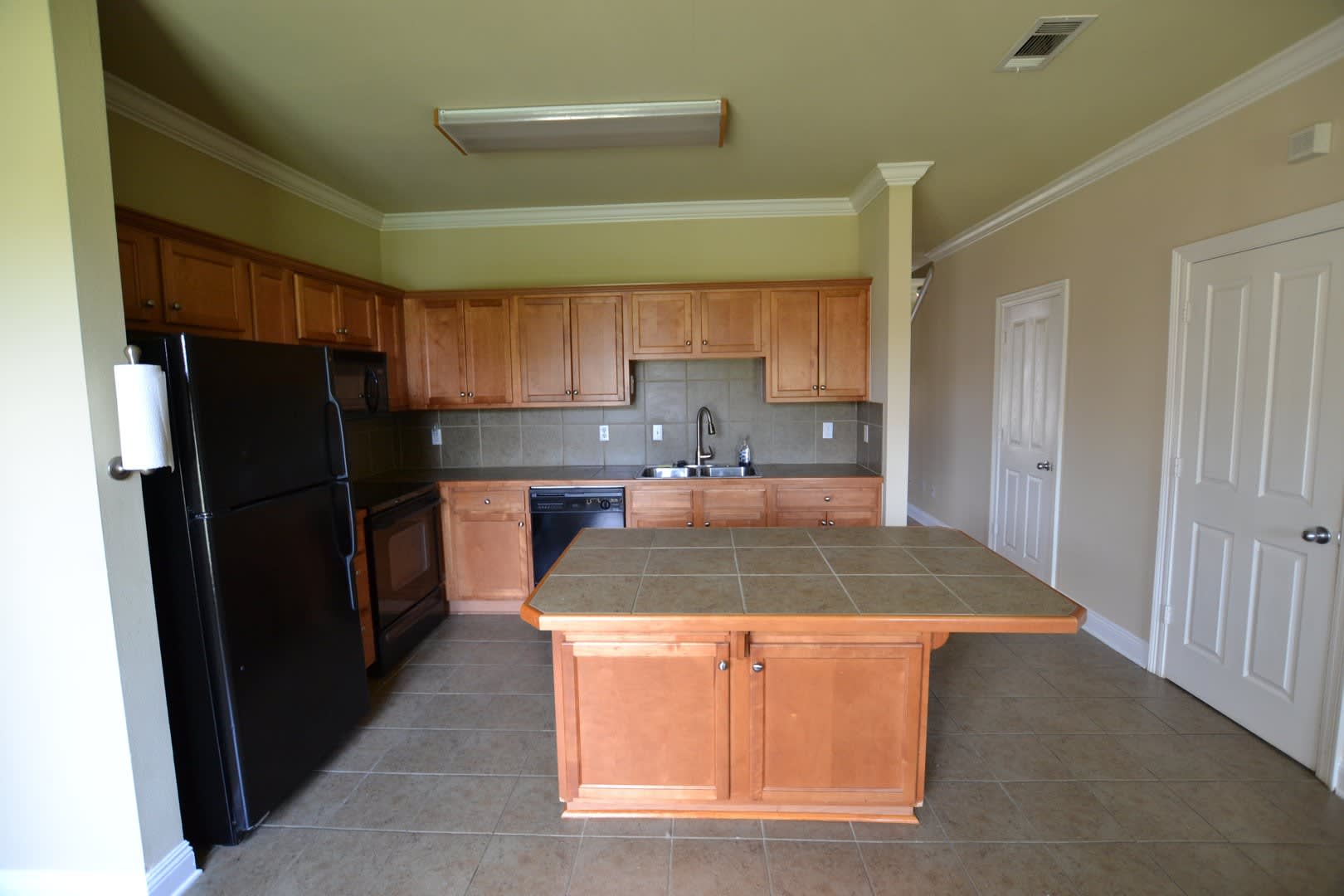 Charming New Orleans Style Townhouse in Gated Community on LSU bus route – photo 5