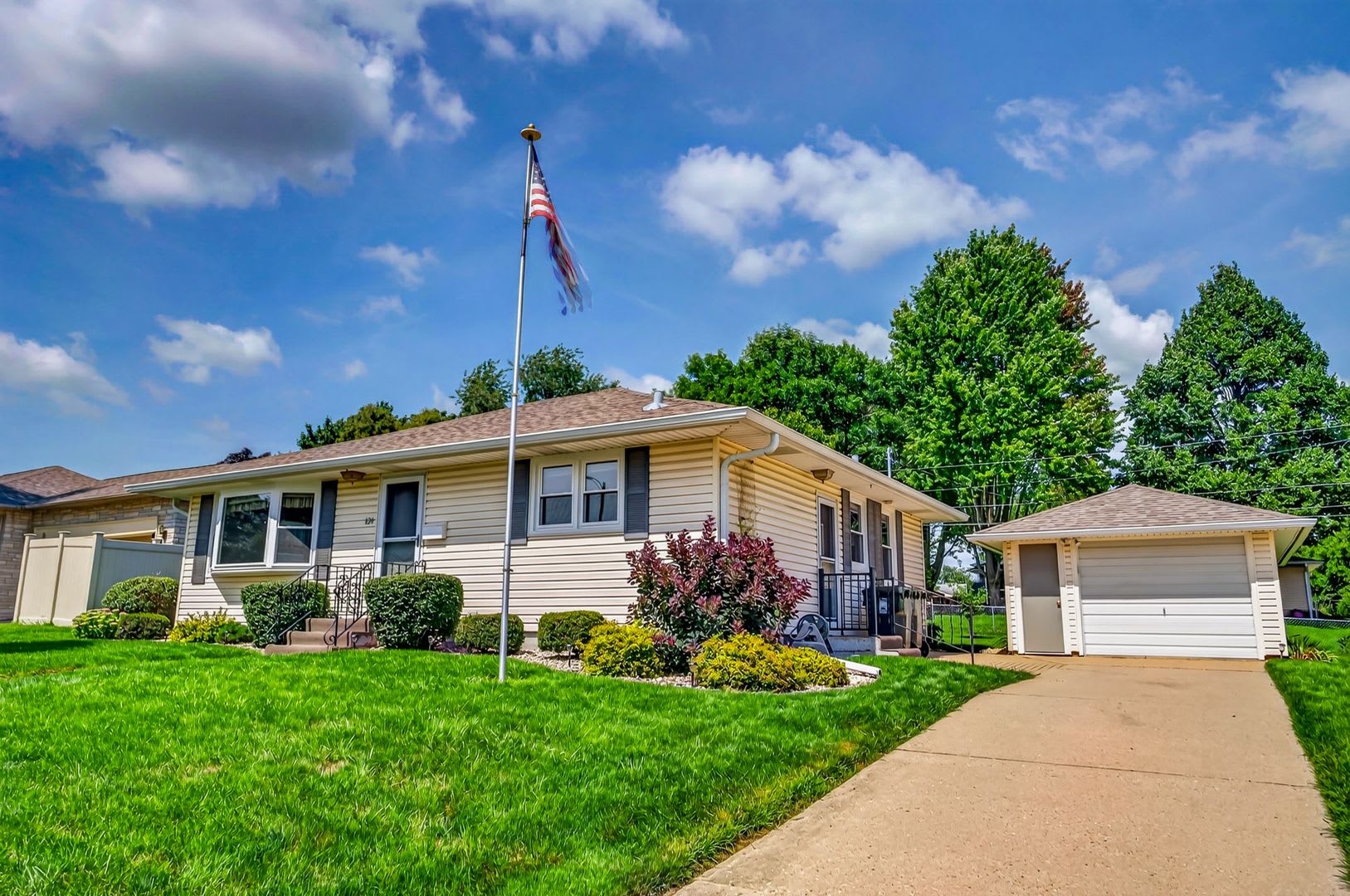 Updated 3 Bedroom Home With Garage In Sun Prairie – photo 3