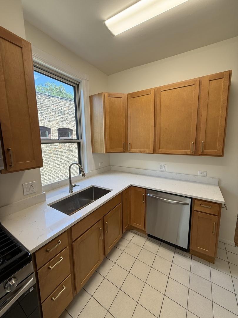 2022 North Seminary Ave. – photo 5