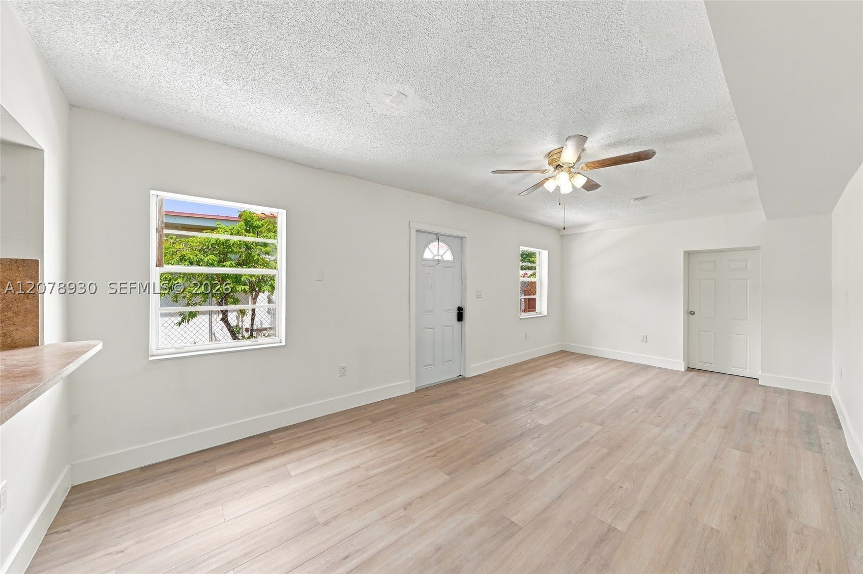 402 NW 44th Ave – photo 2