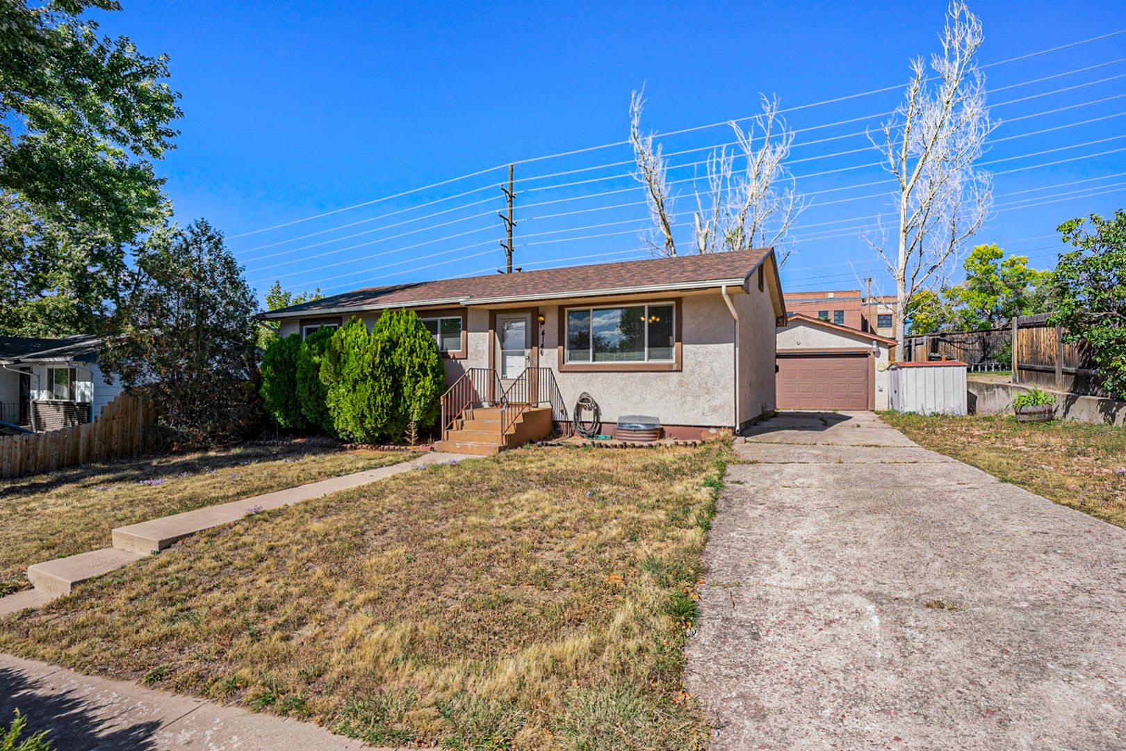 Great house near UCCS with 2x kitchen and 2x laundry! – photo 1