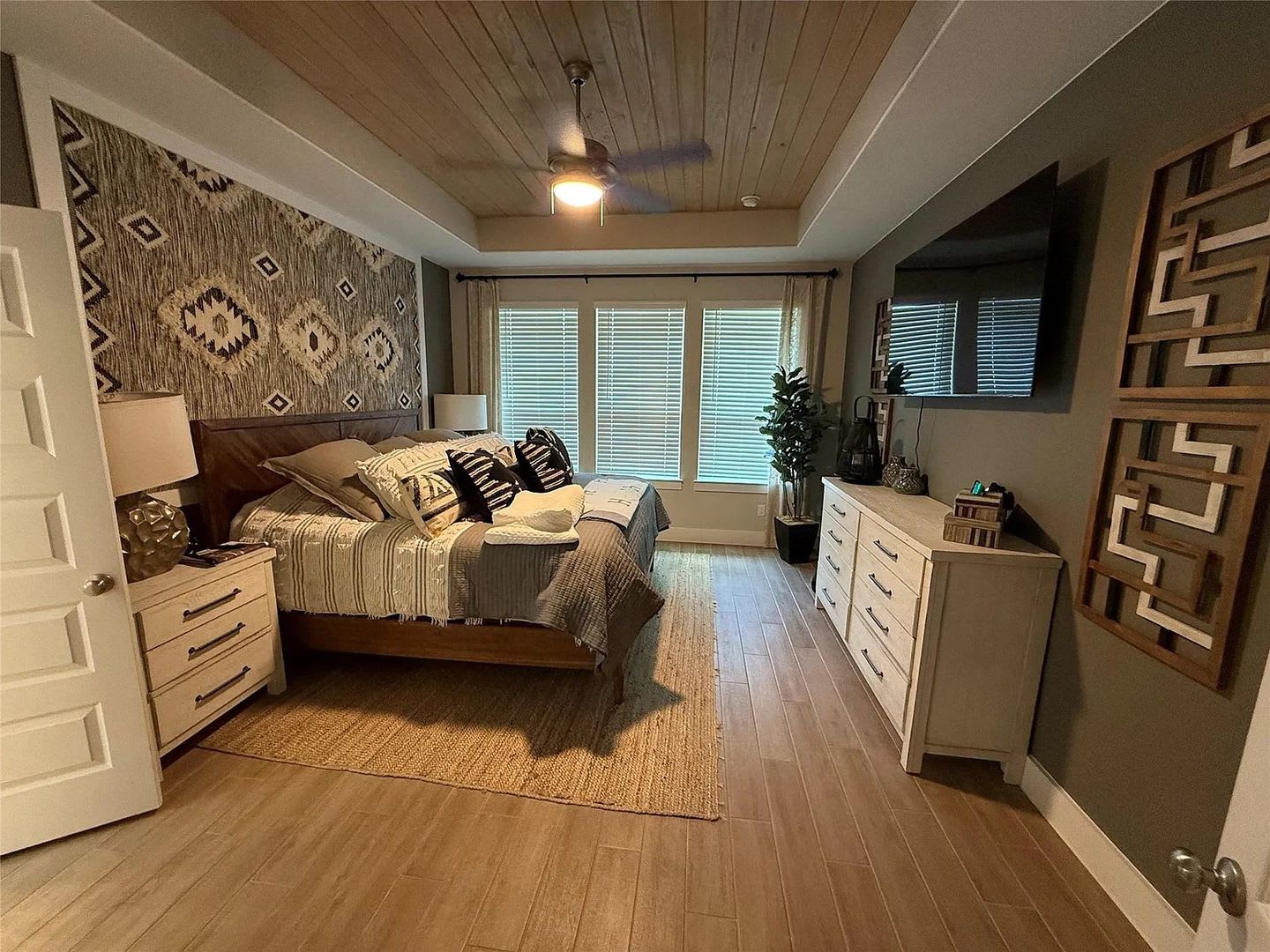 Room In 4 Bedroom Home At Craven Hill Ln – photo 4