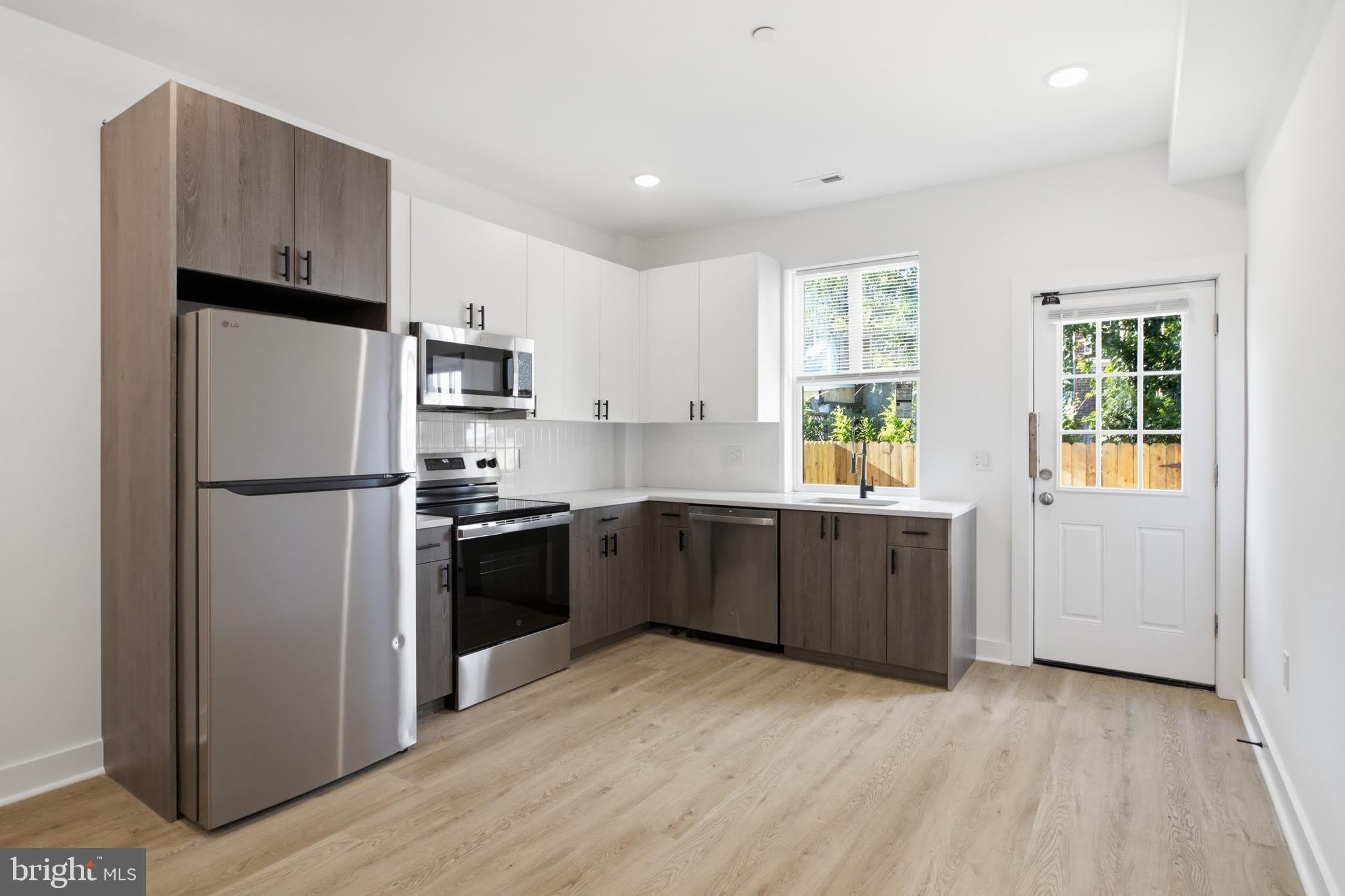 1018 W ARIZONA Street – photo 2