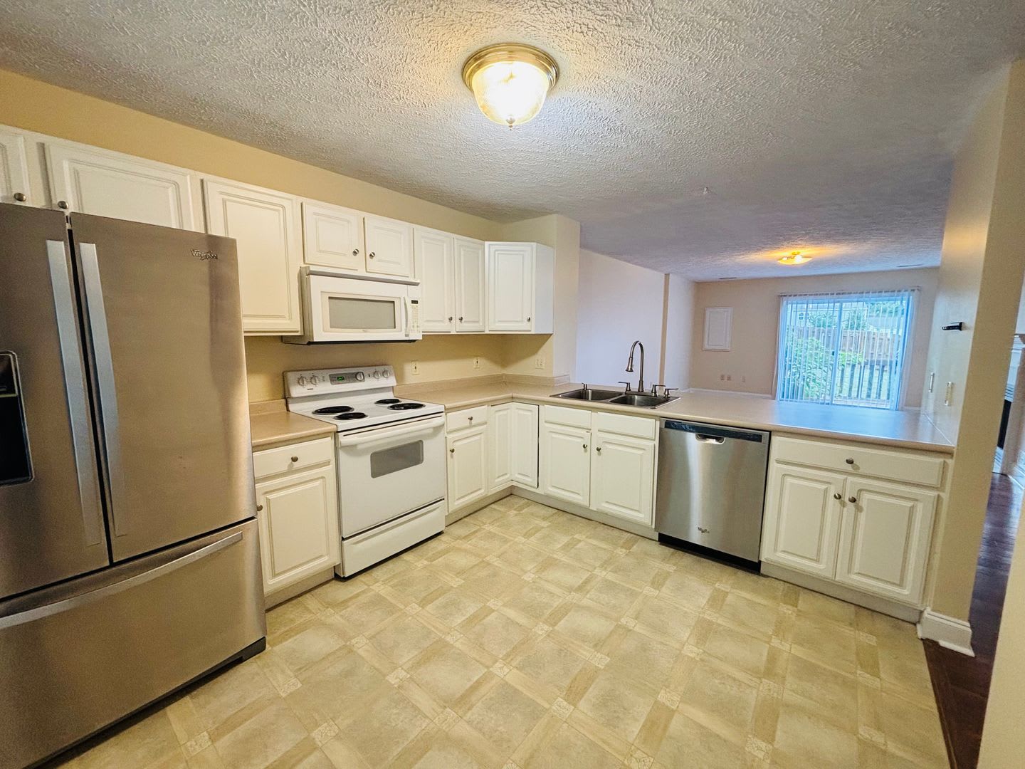 2 Bedroom, 2.5 Townhouse in Christiansburg – photo 2