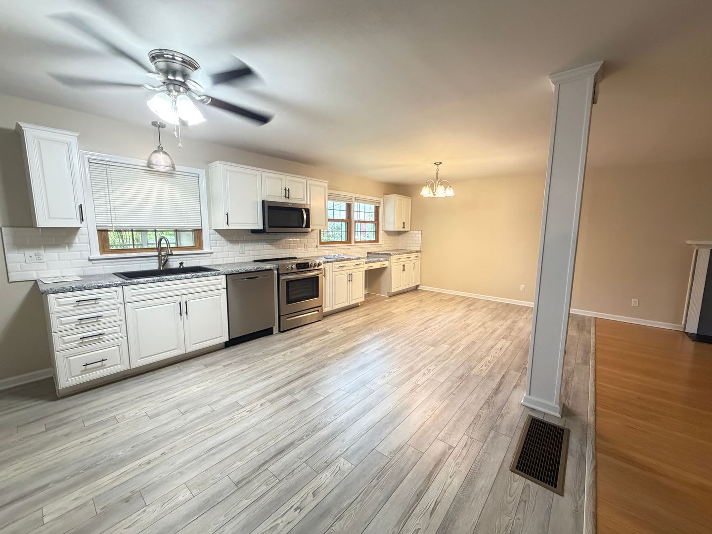 Miraculous 3 Bedroom And 2.5 Bath House!! – photo 5